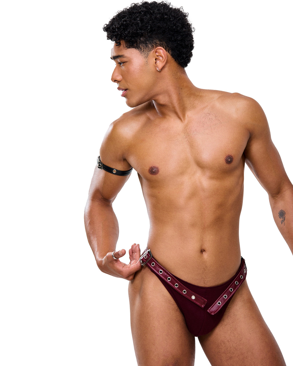 Tanga de couro bordô